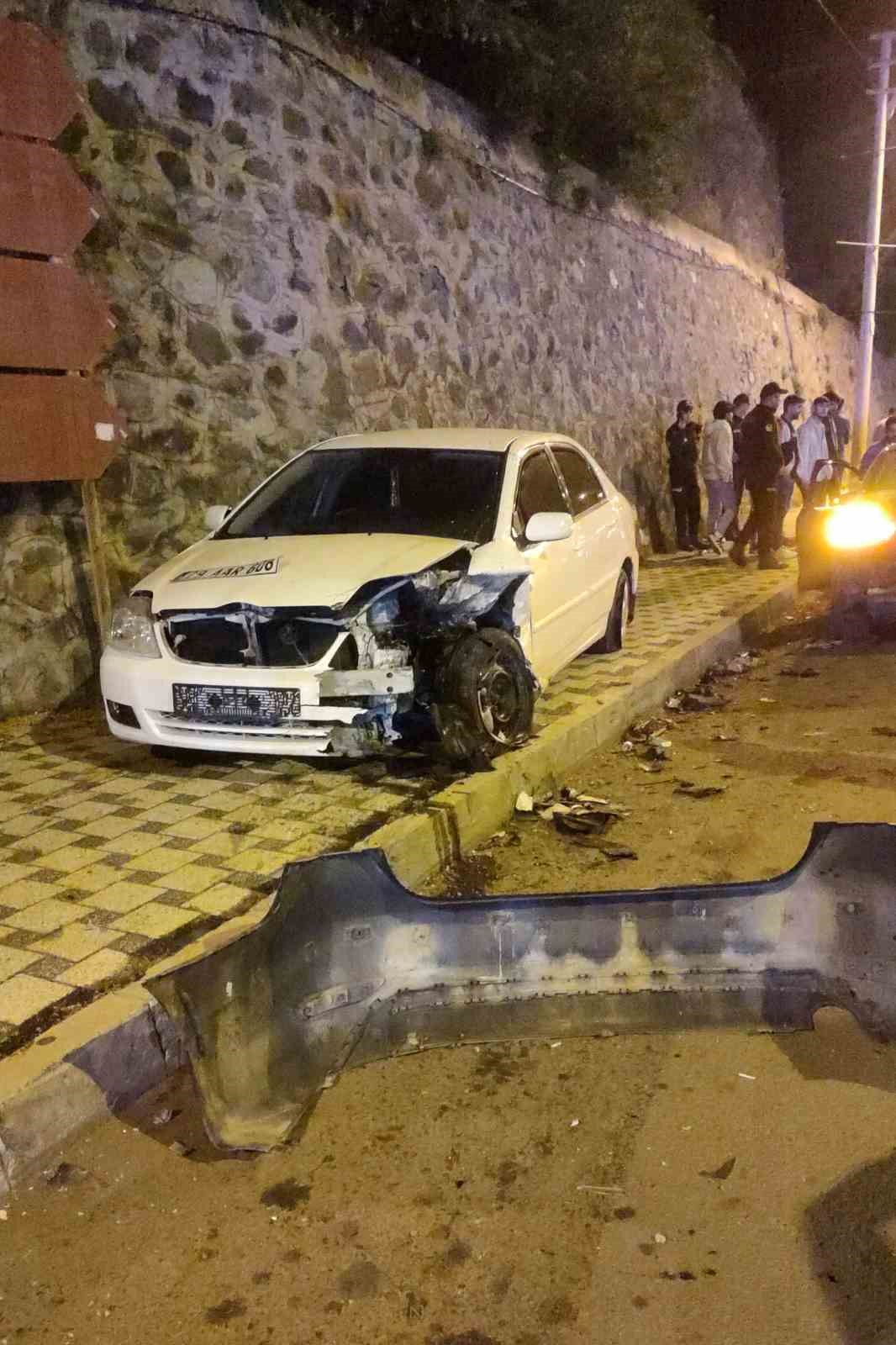 Gümüşhane’de zincirleme trafik kazası: 4 yaralı
