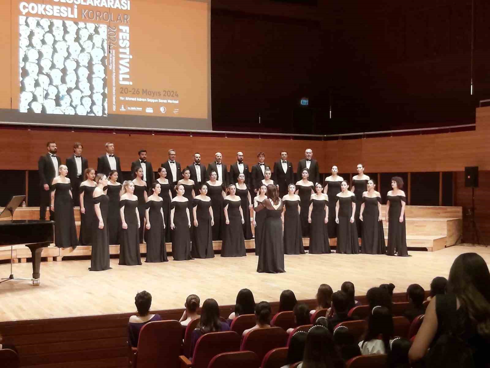 Merkezefendi Belediyesi Çok Sesli Korosu İzmir ve Ankara’dan ödülle döndü
