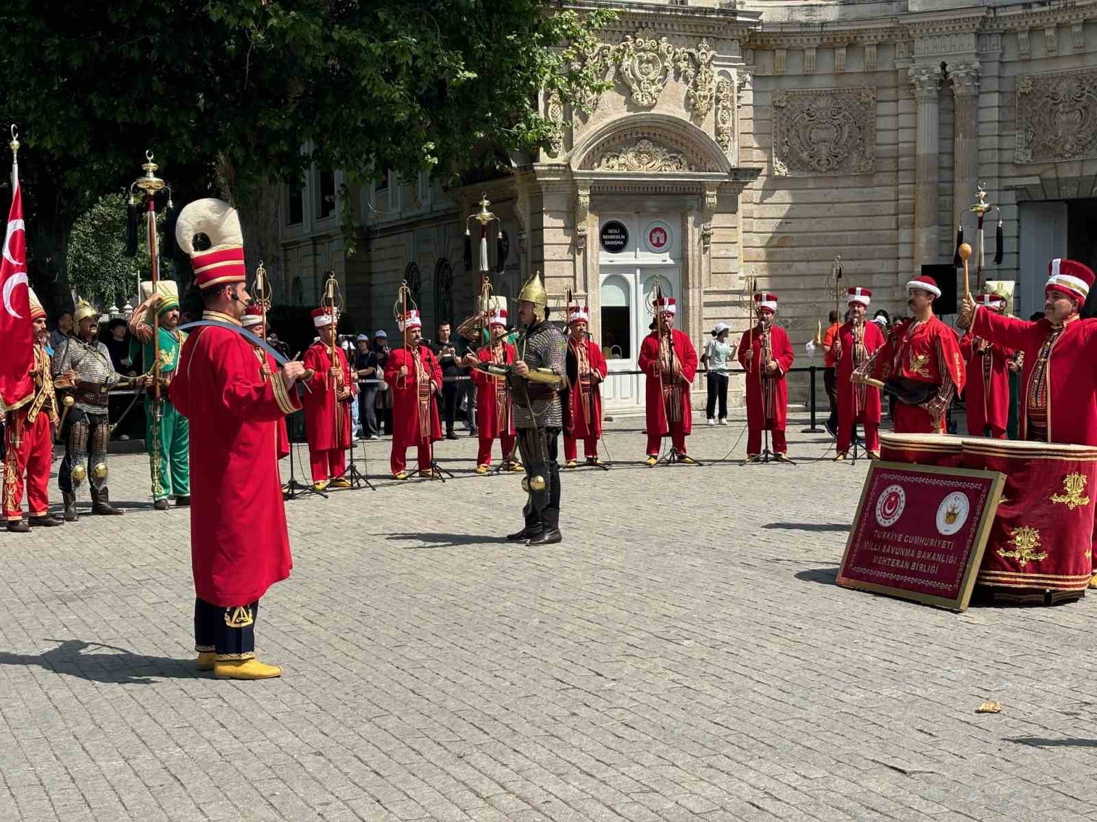 Dolmabahçe Sarayı’nda mehteran coşkusu
