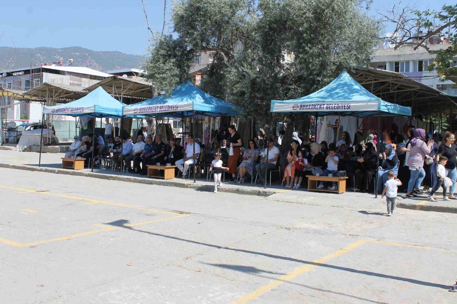 Buharkent Halk Eğitimi Merkezi’nden yıl sonu sergisi
