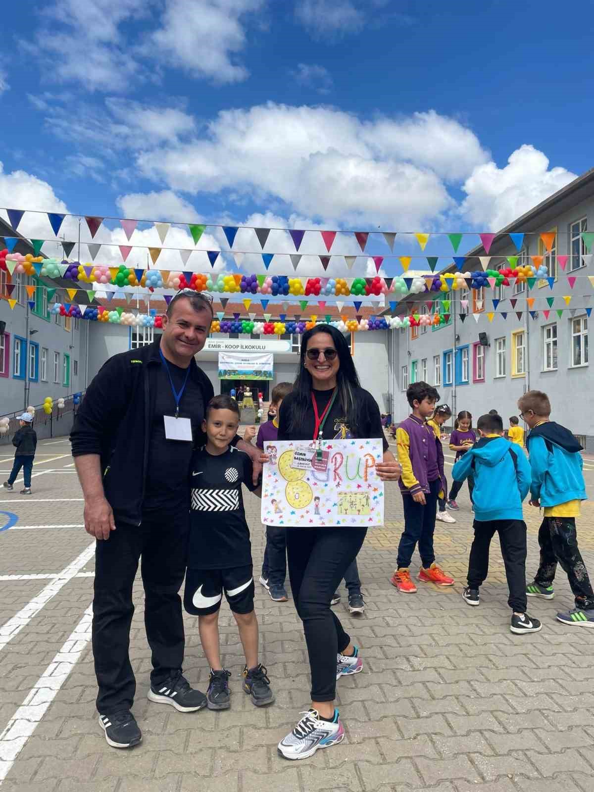 Çocuğunuzun gelişimi için ona oyun oynayacak zaman tanıyın
