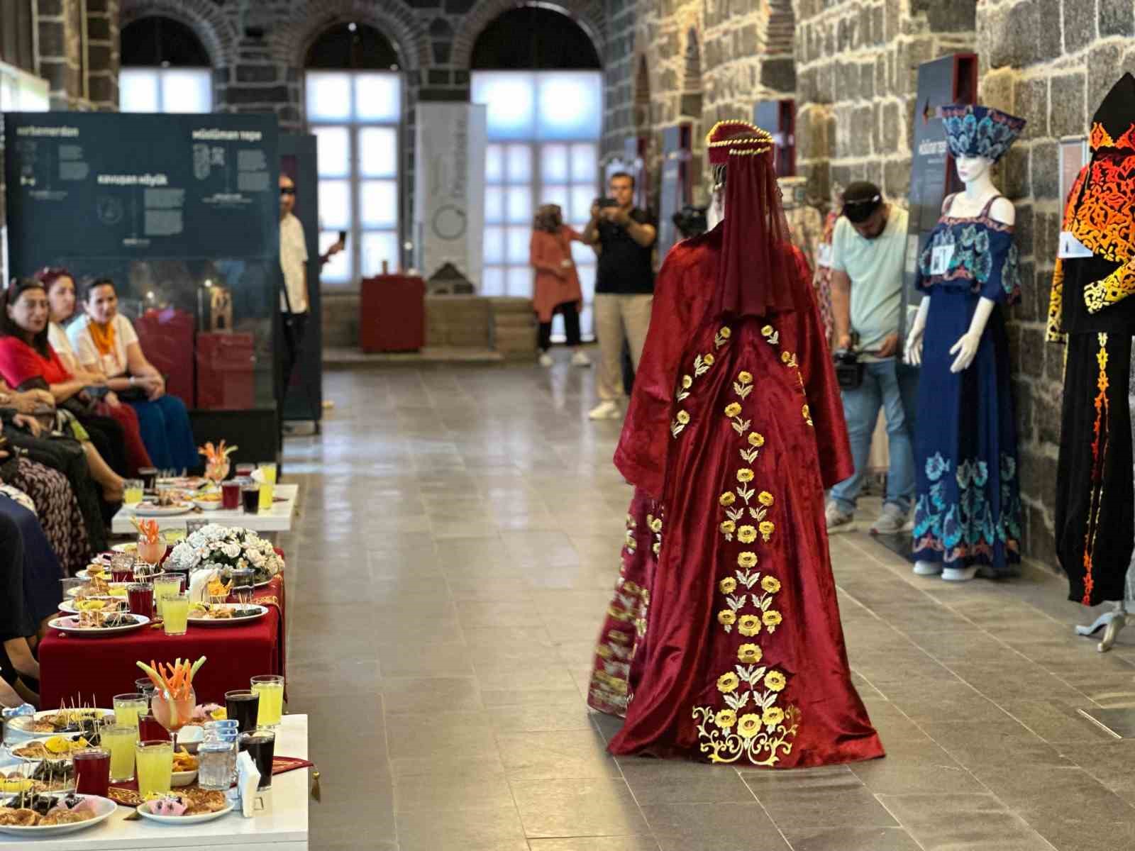 Diyarbakır Olgunlaşma Enstitüsü’nden tarihi müzede defile
