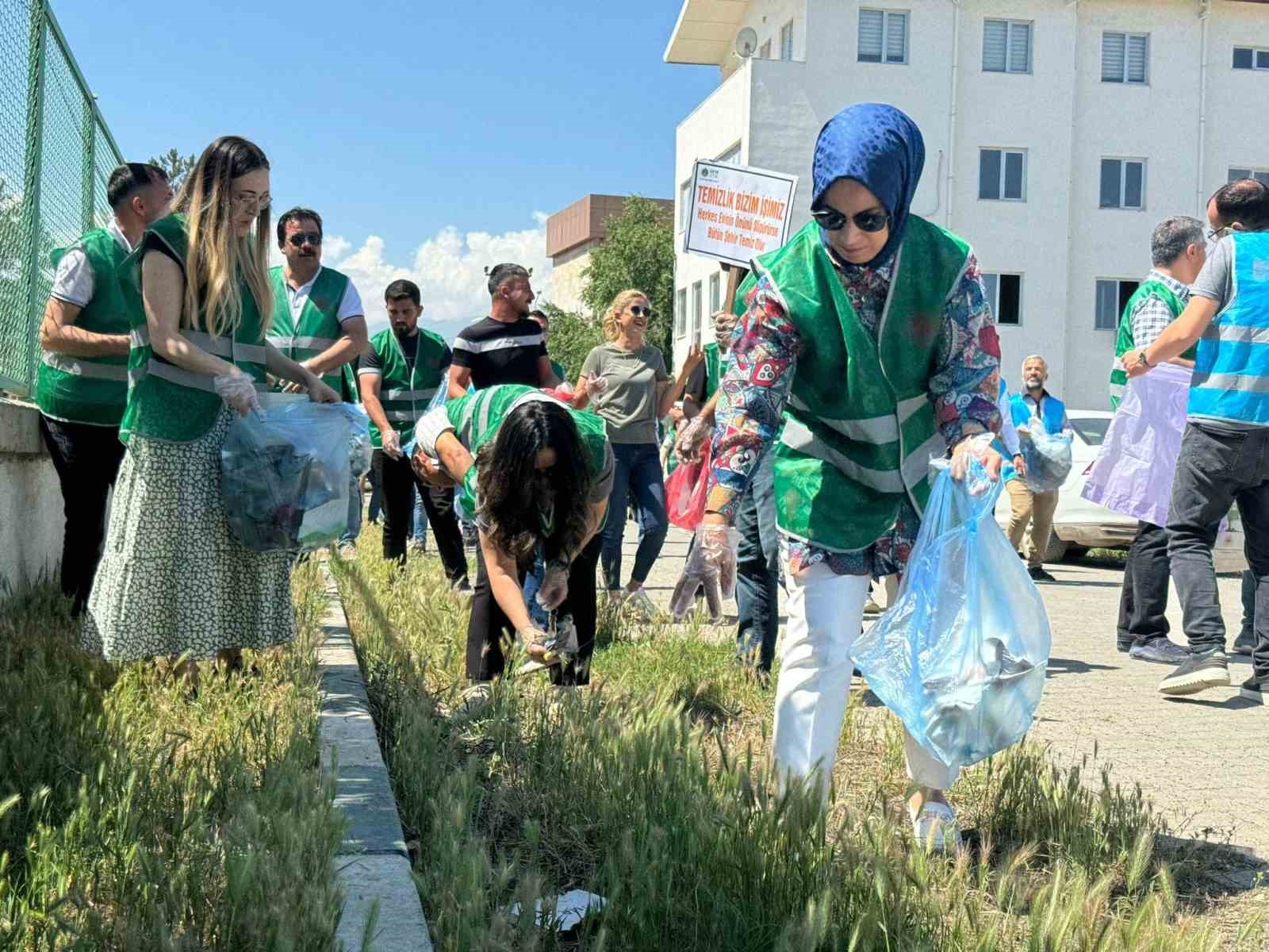 Iğdır’da 5 Haziran ‘Dünya Çevre Günü’ dolayısıyla çevre temizliği düzenlendi
