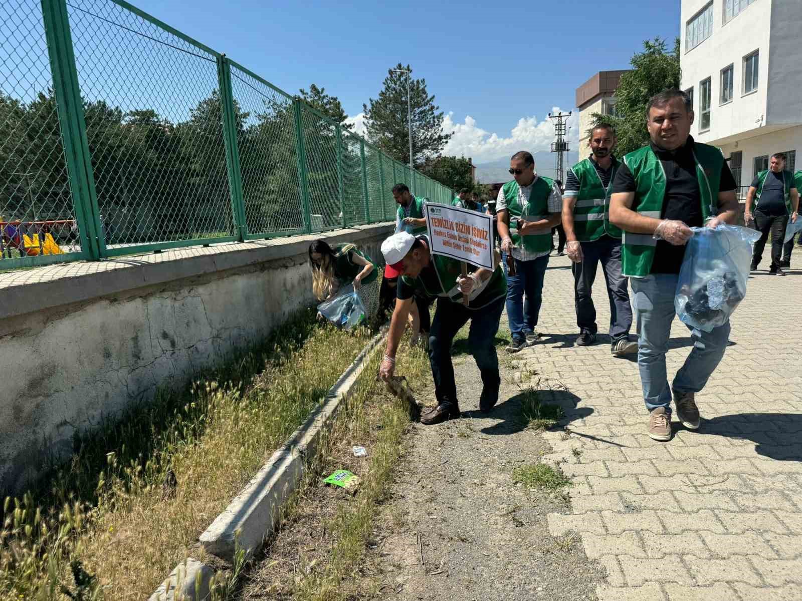 Iğdır’da 5 Haziran ‘Dünya Çevre Günü’ dolayısıyla çevre temizliği düzenlendi
