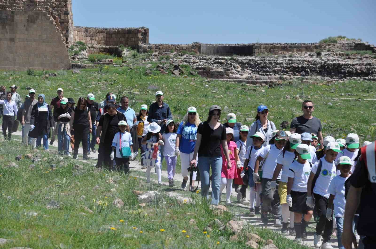 Kars Ani Ören Yeri’nde çevre günü etkinliği
