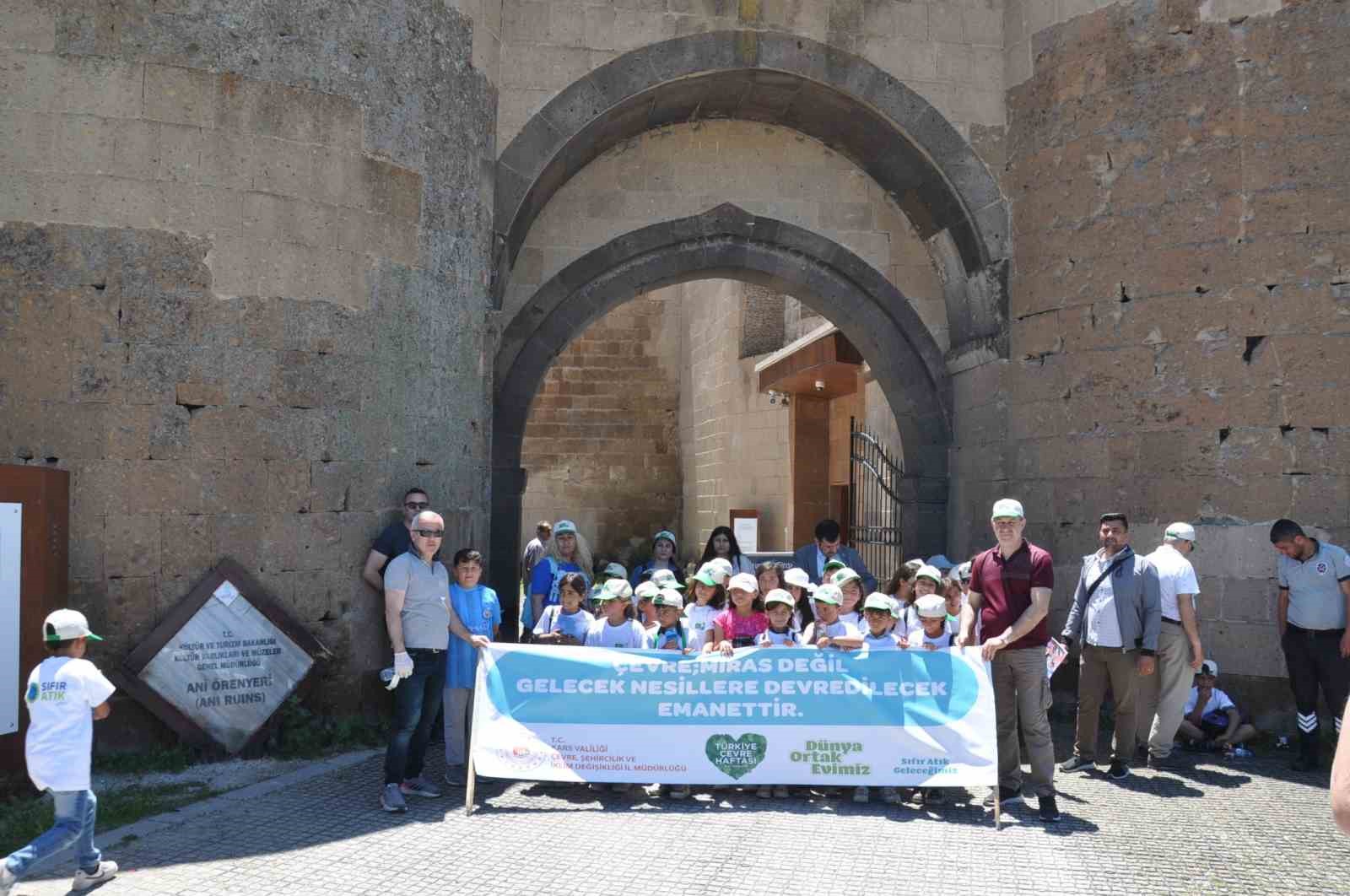 Kars Ani Ören Yeri’nde çevre günü etkinliği
