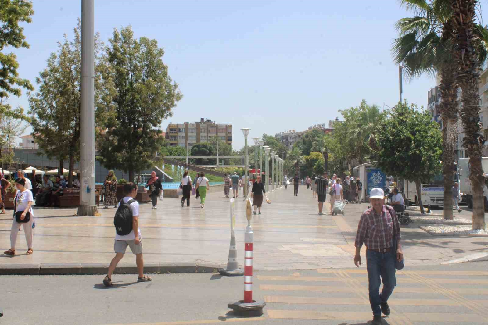 Aydınlı vatandaş: “Bu sıcağı yemeyen Egeli olmaz”
