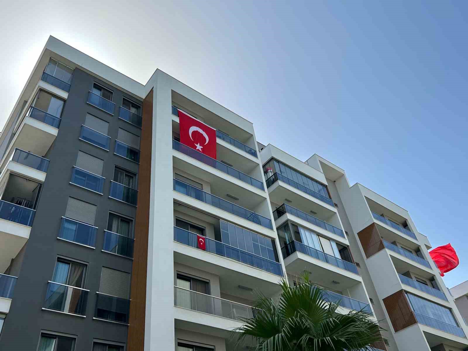 İzmir’e çifte şehit ateşi düştü
