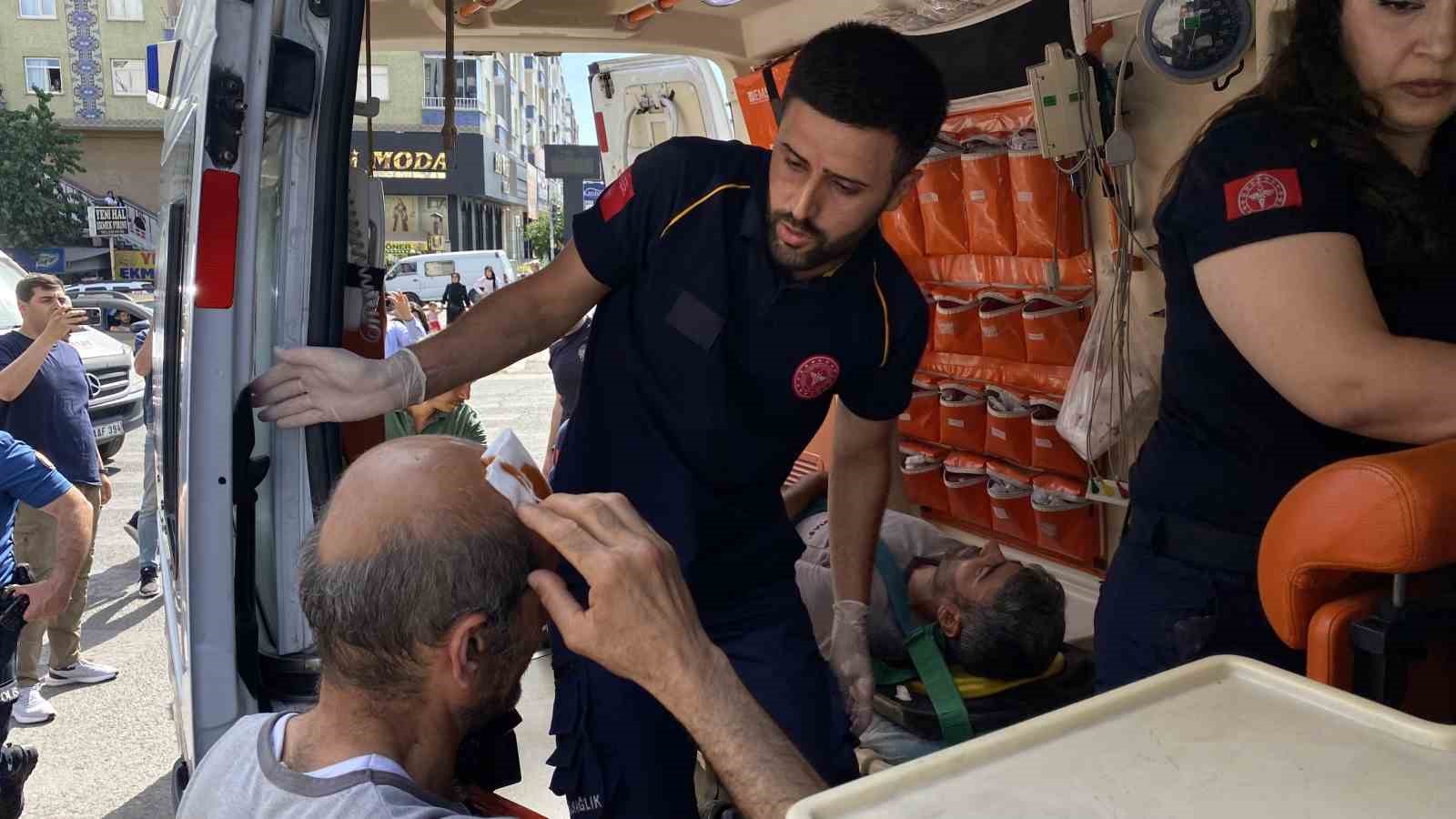 Motor kurye ile mobilya firması çalışanları arasında silahlı kavga: 5 yaralı
