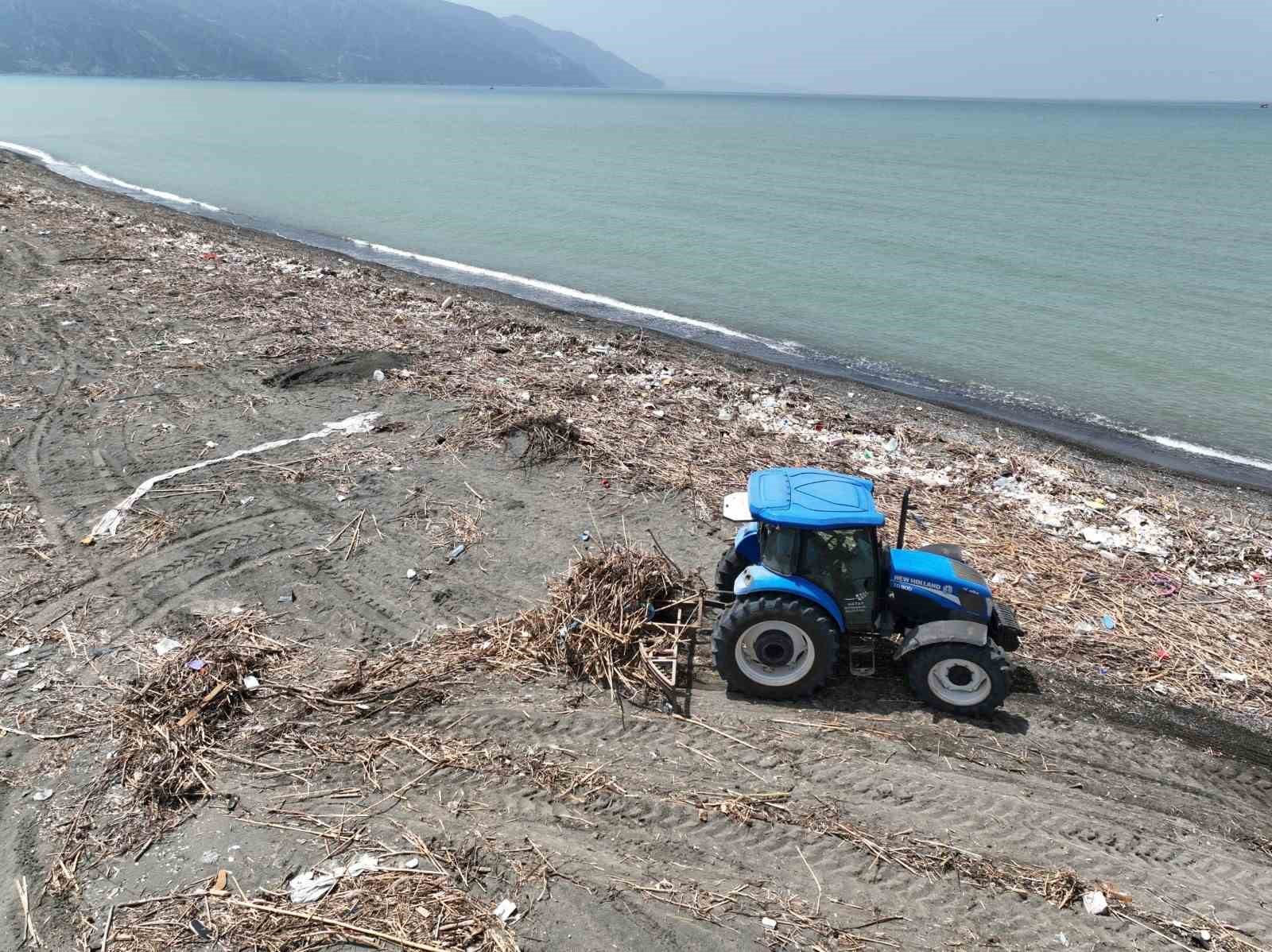 Deniz kaplumbağaların üreme merkezinde hummalı temizlik
