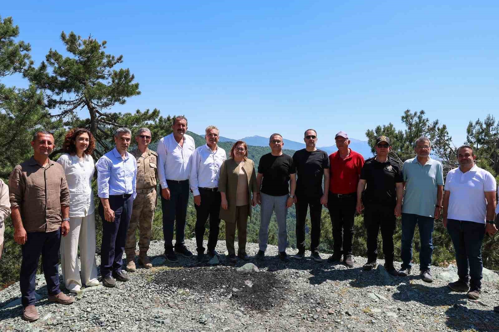 Şahin, huzurlu yaylası’nda çilek hasadına katıldı
