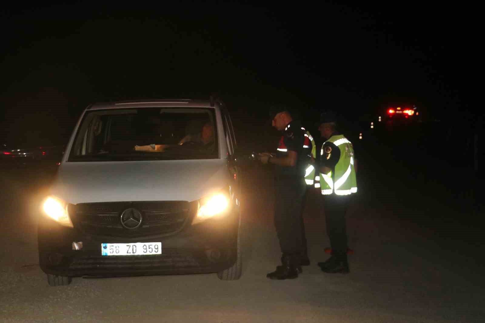 Jandarmadan trafik denetimi: 2 alkollü sürücüye işlem yapıldı
