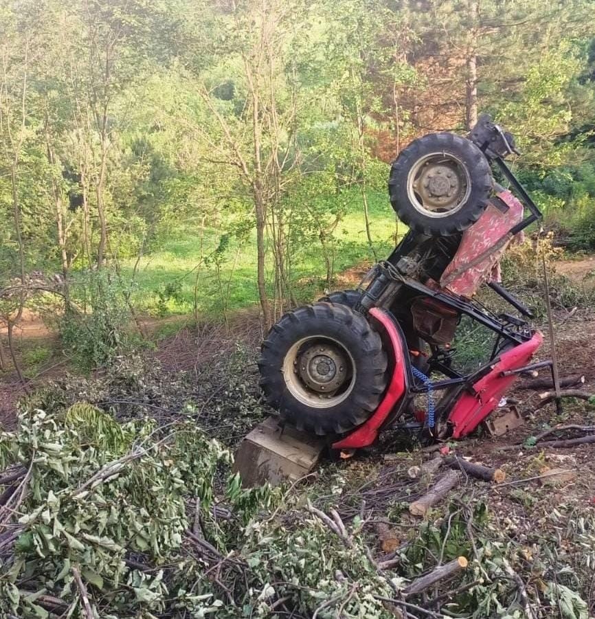 Taklalar atan traktör şaha kalktı: 1 yaralı
