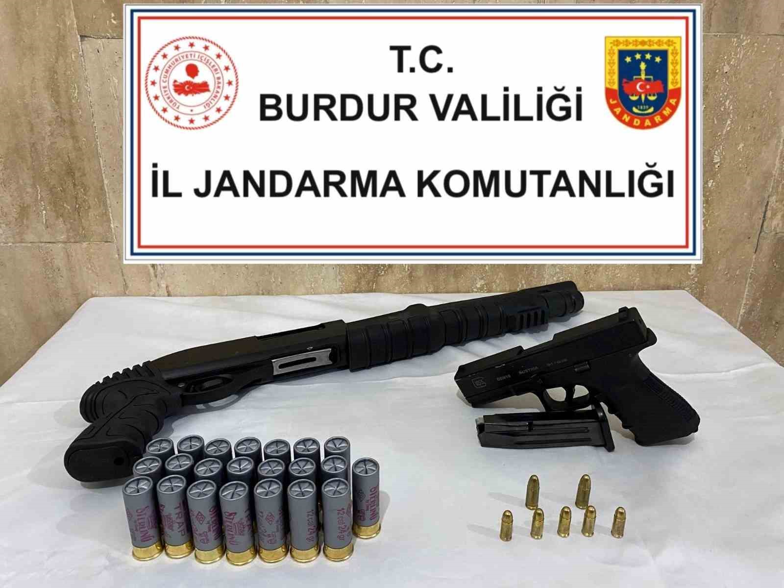 Burdur’da kaçakçılık yaptığı tespit edilen 8 şüpheli tutuklandı
