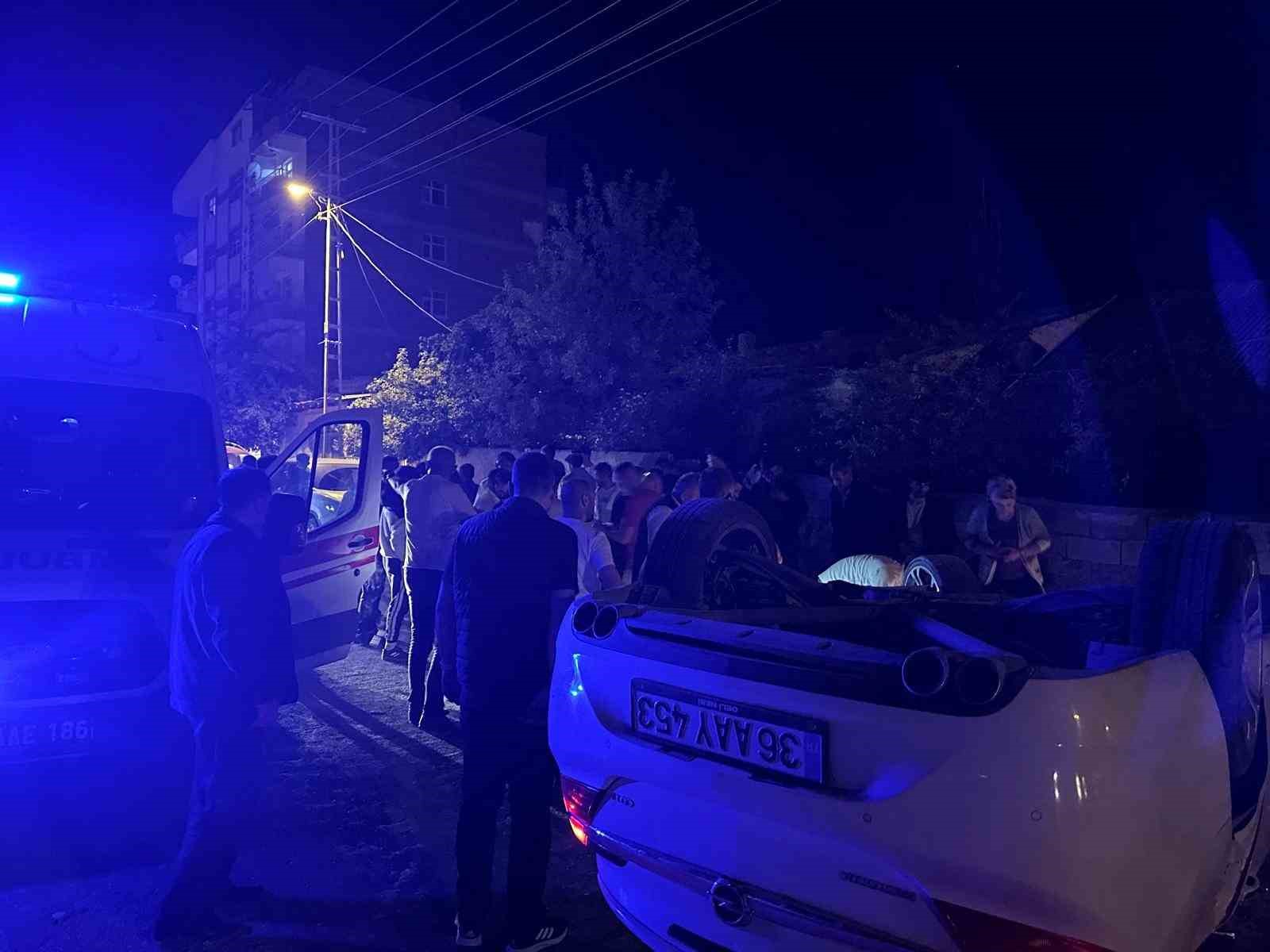 Kağızman’da otomobil takla attı: 2 yaralı
