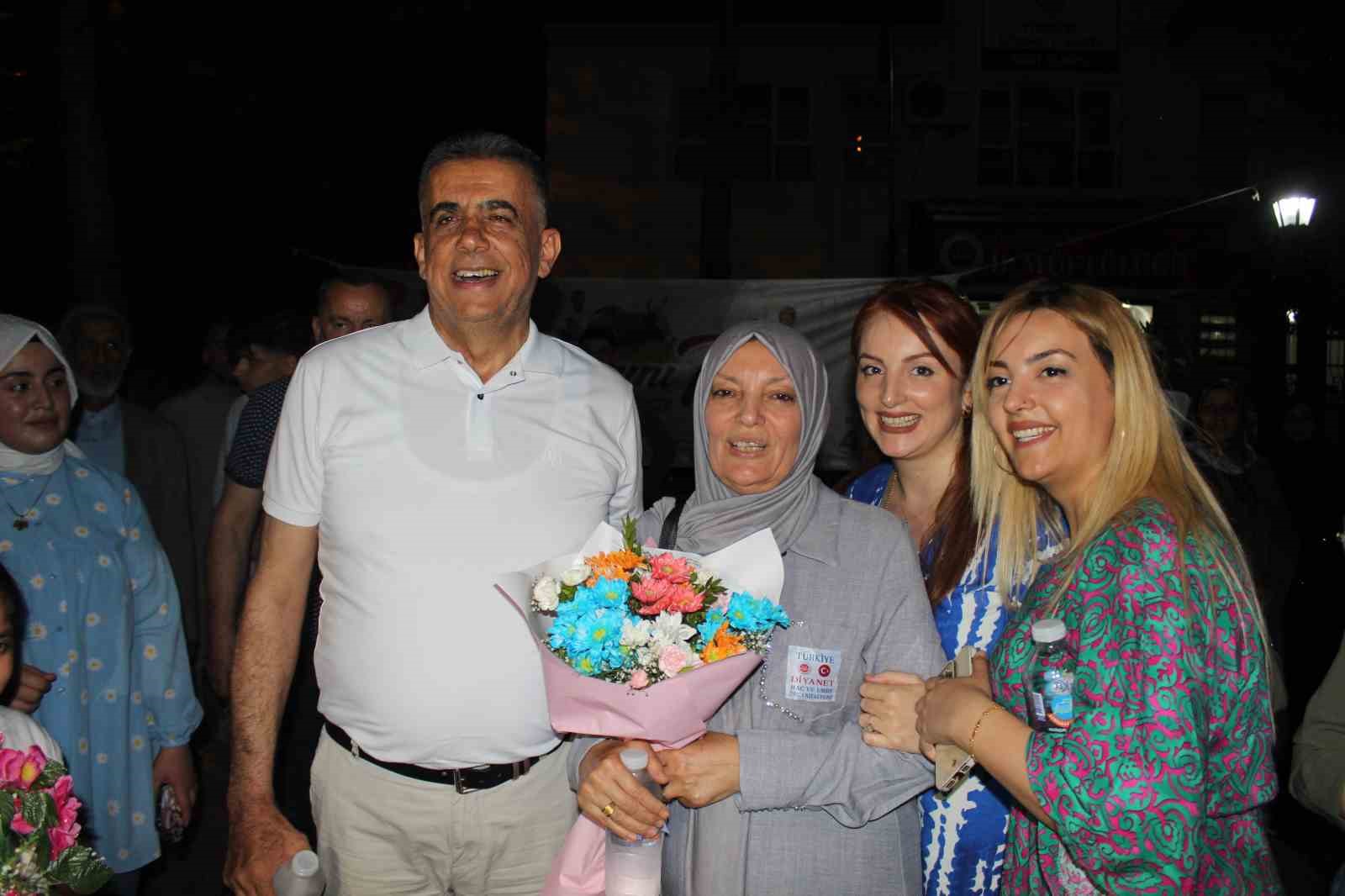 Siirt’te  hacı adayları kutsal topraklara dualarla uğurlandı
