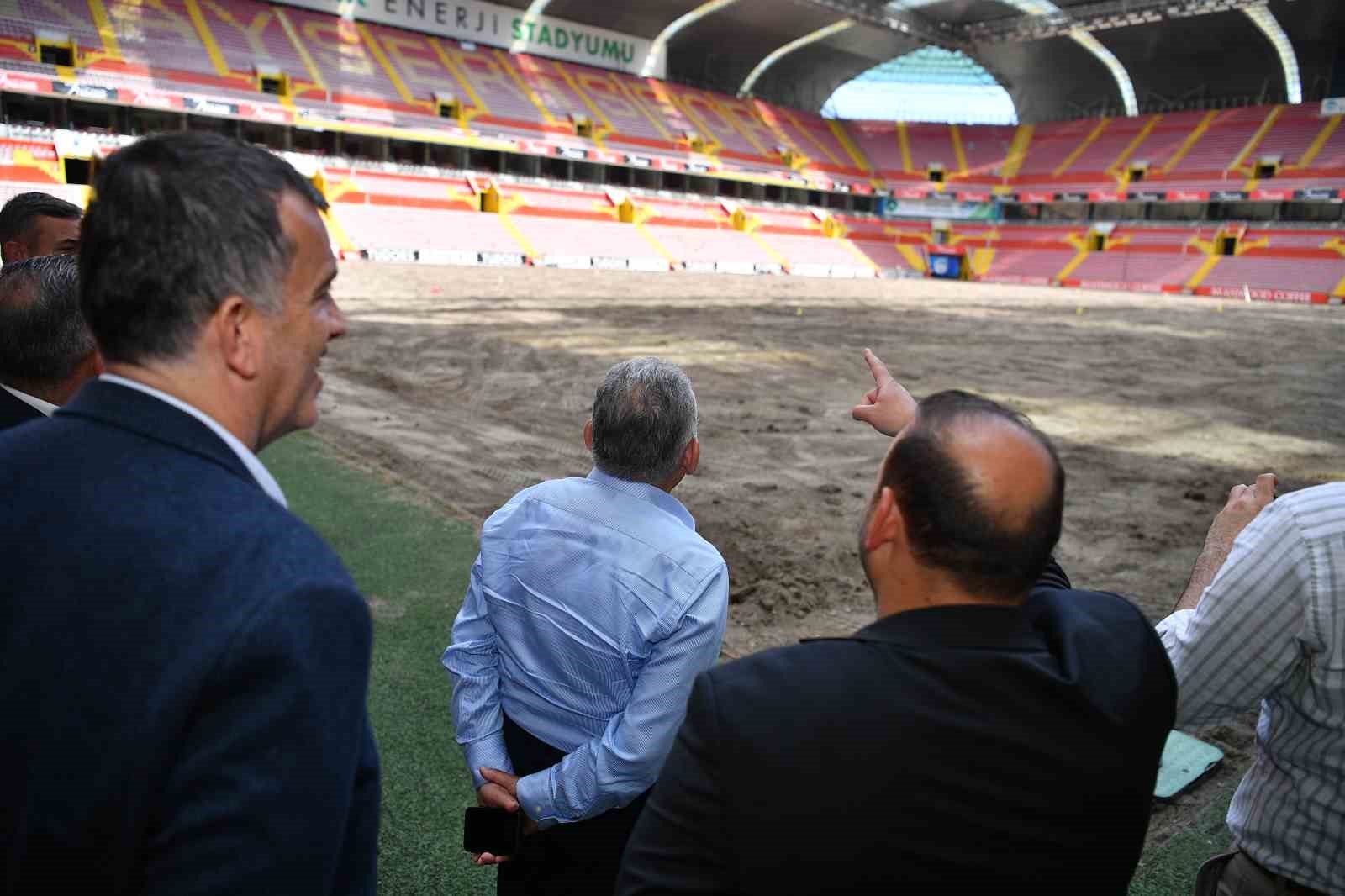 Başkan Büyükkılıç’tan stadyum incelemesi
