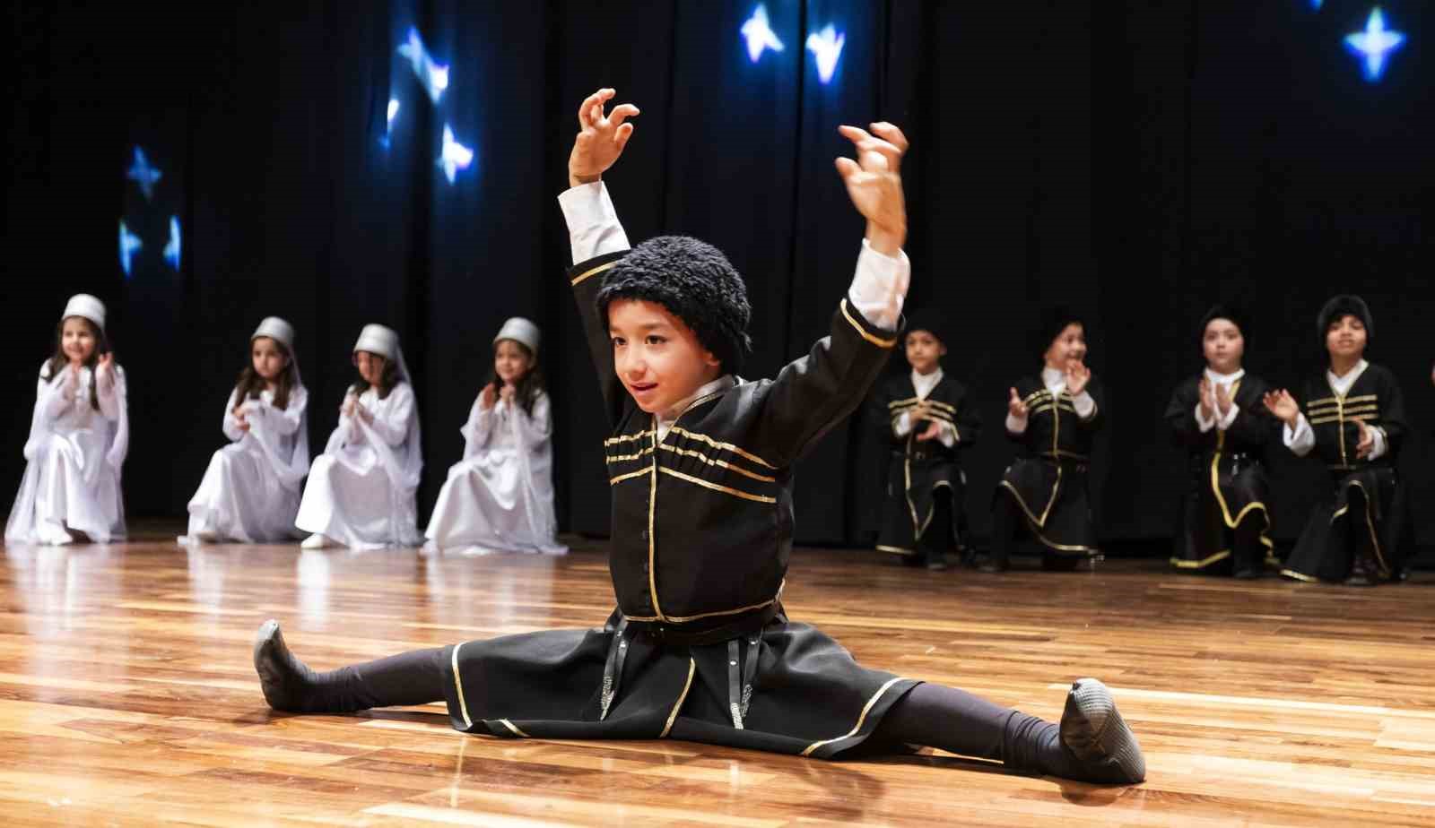 Erdem Koleji öğrencilerden muhteşem gösteri
