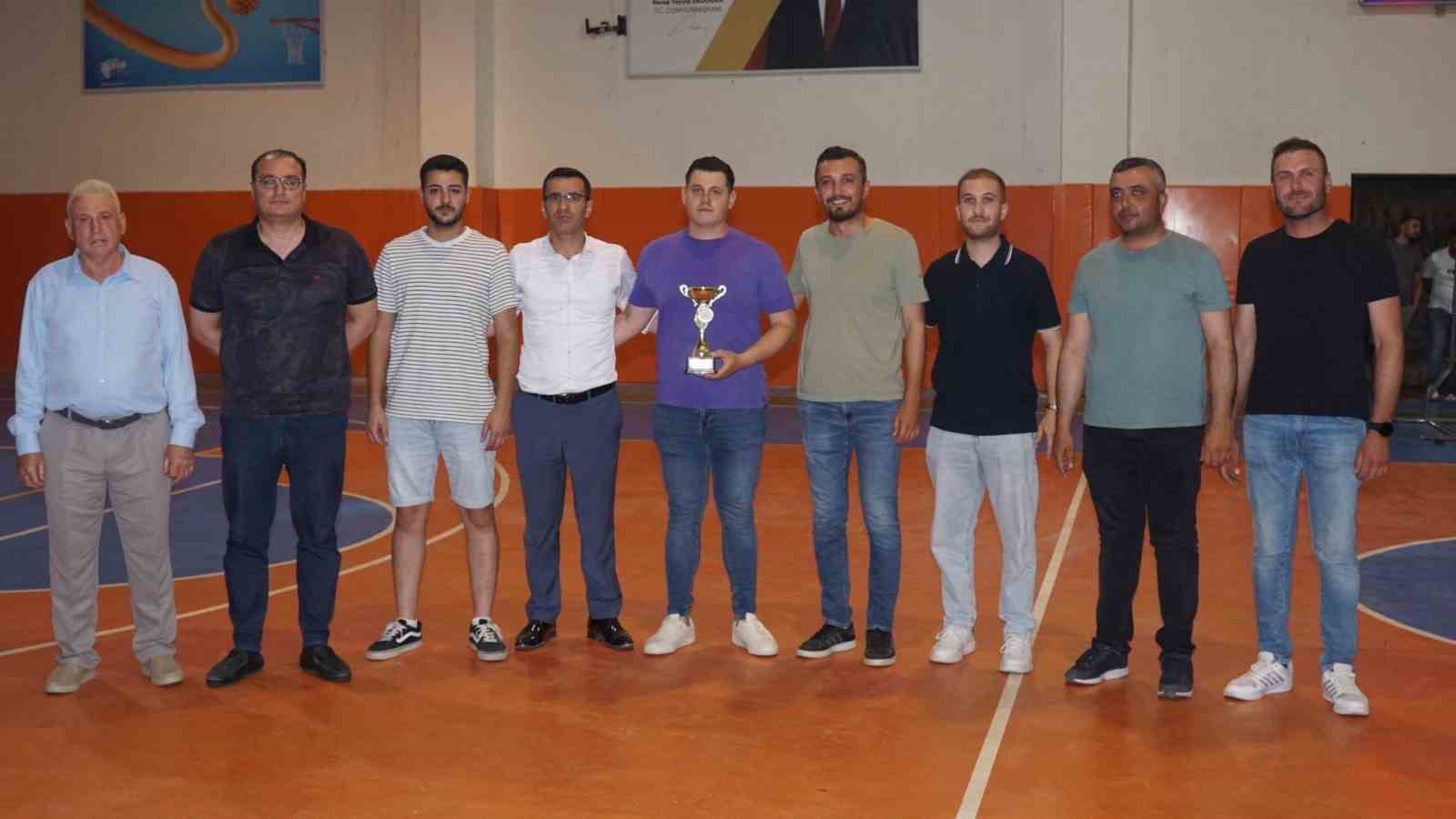 Sarıgöl Kaymakamlık Voleybol Turnuvası sona erdi
