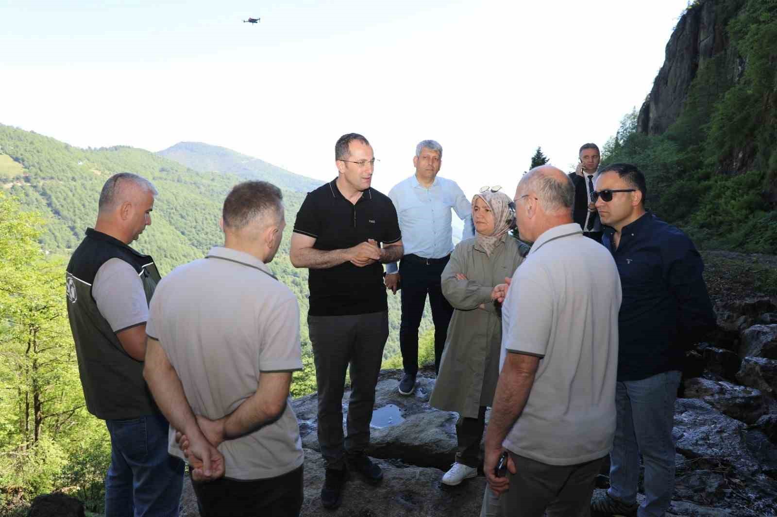 Uçarsu Şelalesi’nde incelemelerde bulundular
