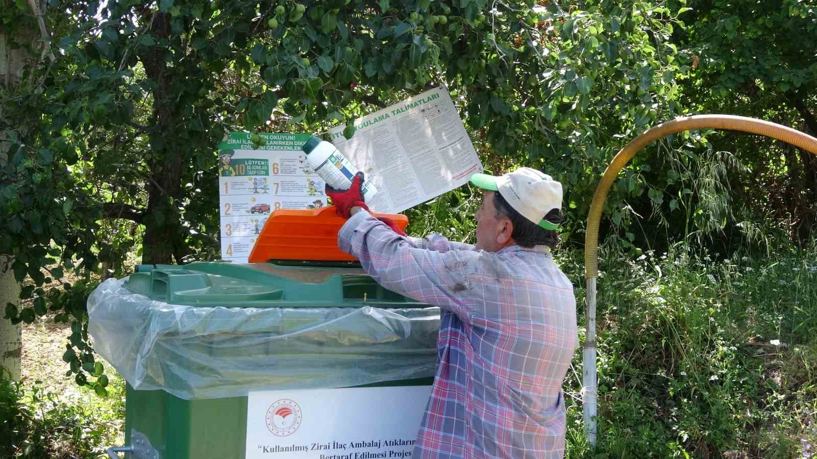 Lapseki’de, 5 Haziran Dünya Çevre Günü’nde zirai ilaç atıklarıyla mücadele başlatıldı
