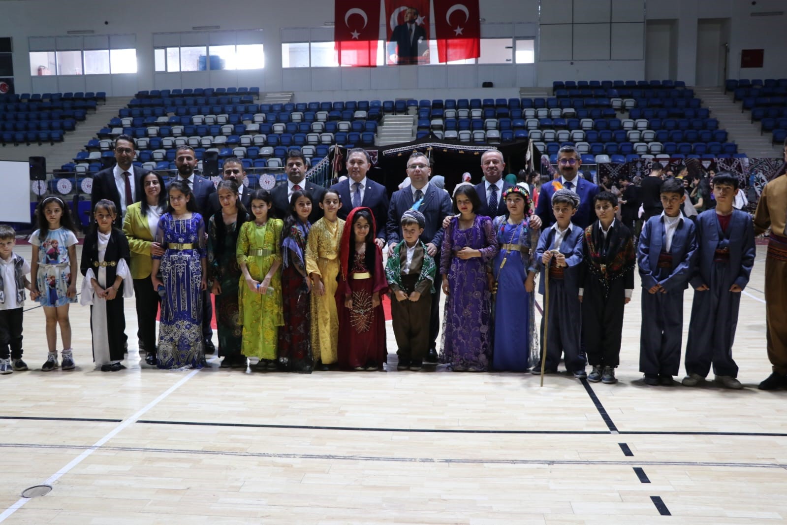 Hakkâri’de yılsonu sergisi”
