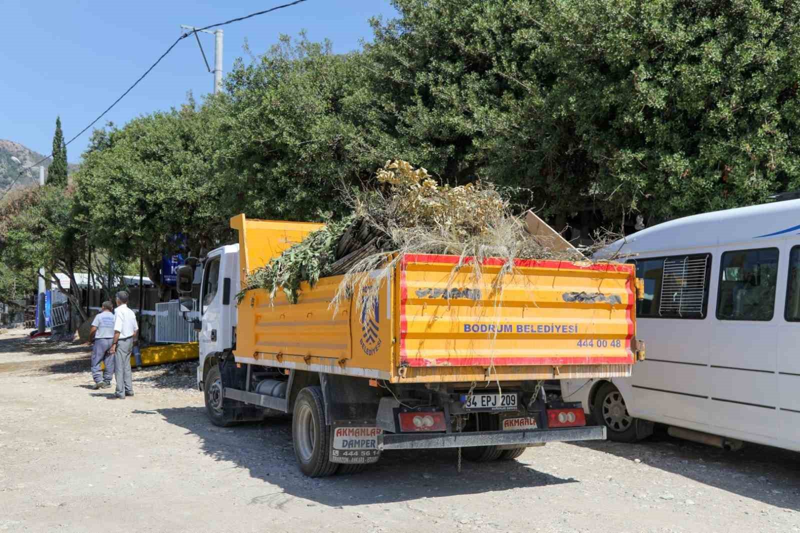 Minikler Mazı Sahili’ni temizledi
