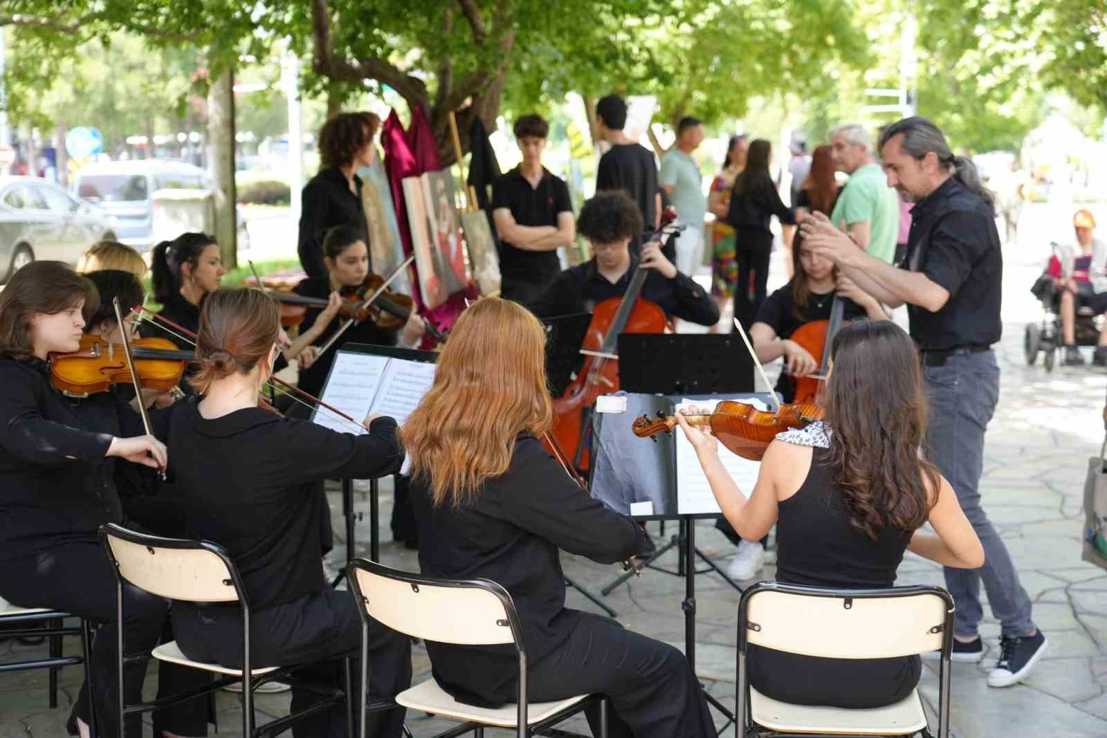 Muğla Güzel Sanatlar Lisesi’nde yılsonu resim sergisi açıldı
