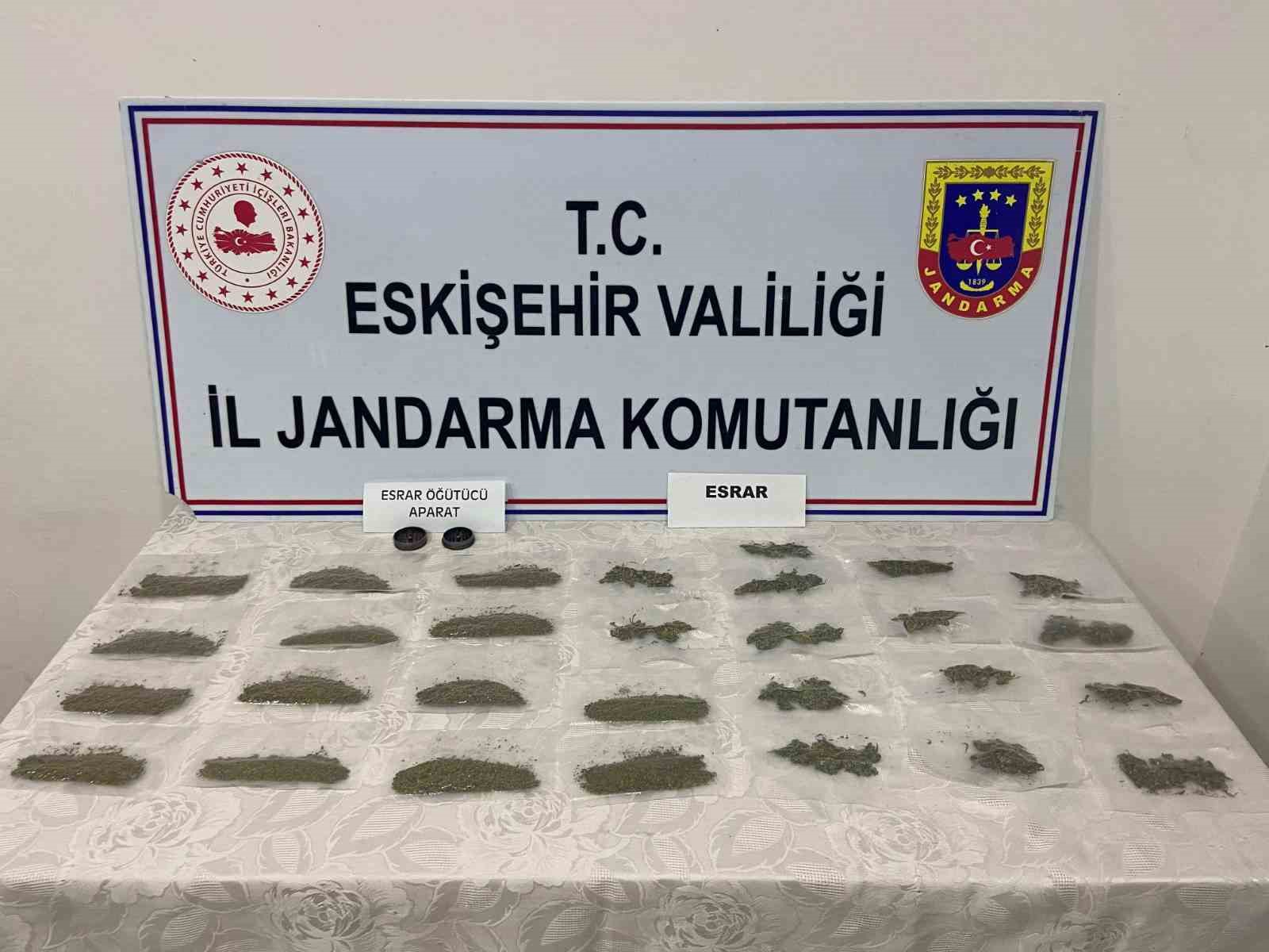 Jandarma ekiplerinden uyuşturucu madde operasyonu
