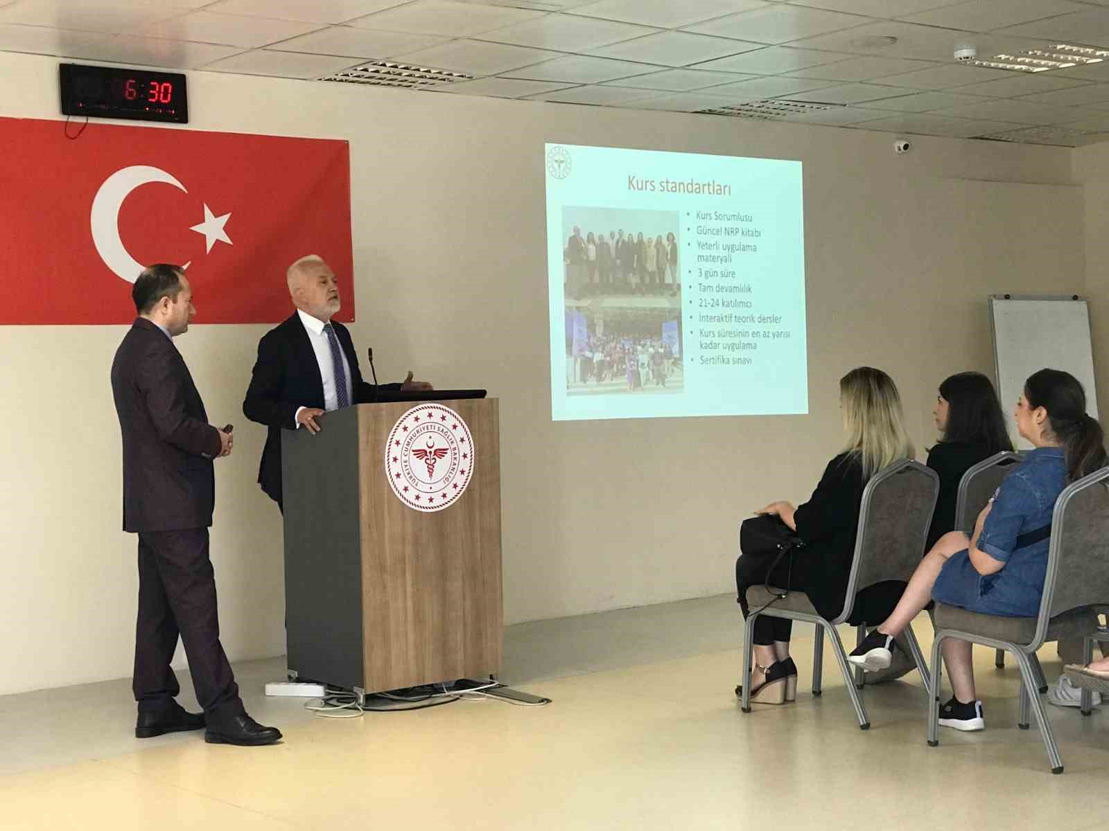 Sağlık personelinin Yenidoğan Canlandırma Programı Eğitimi başladı
