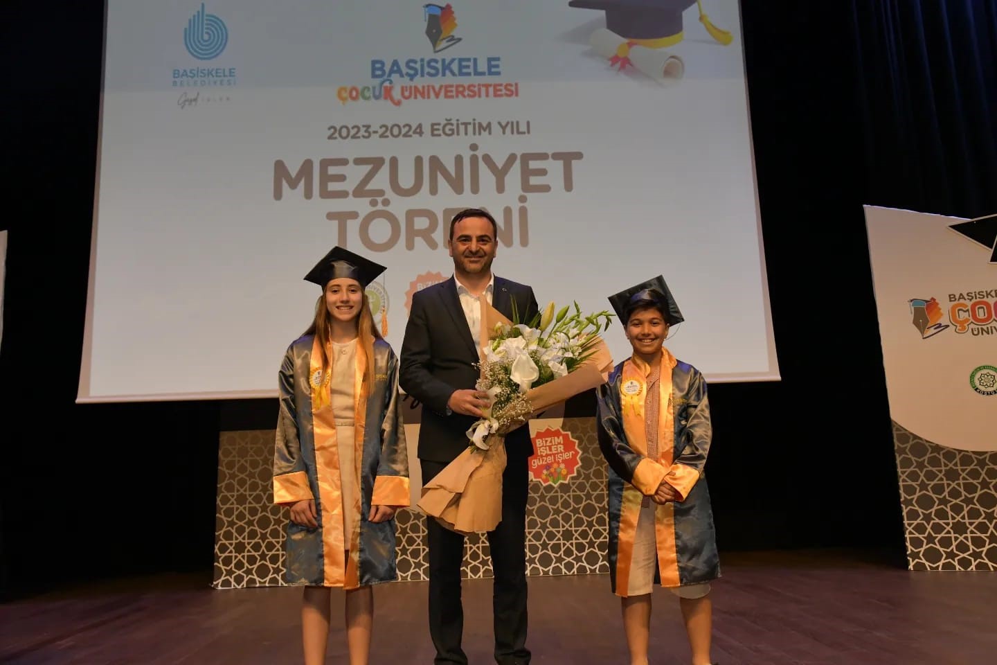 Başiskele Çocuk Üniversitesi mezuniyetinde, dünyaya Filistin mesajı
