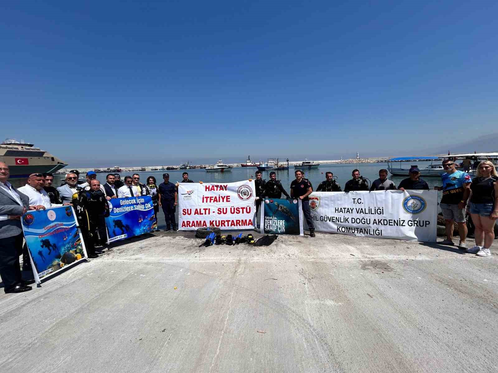 Akdeniz’den balık yerine kamp sandalyesi ve lastik çıktı
