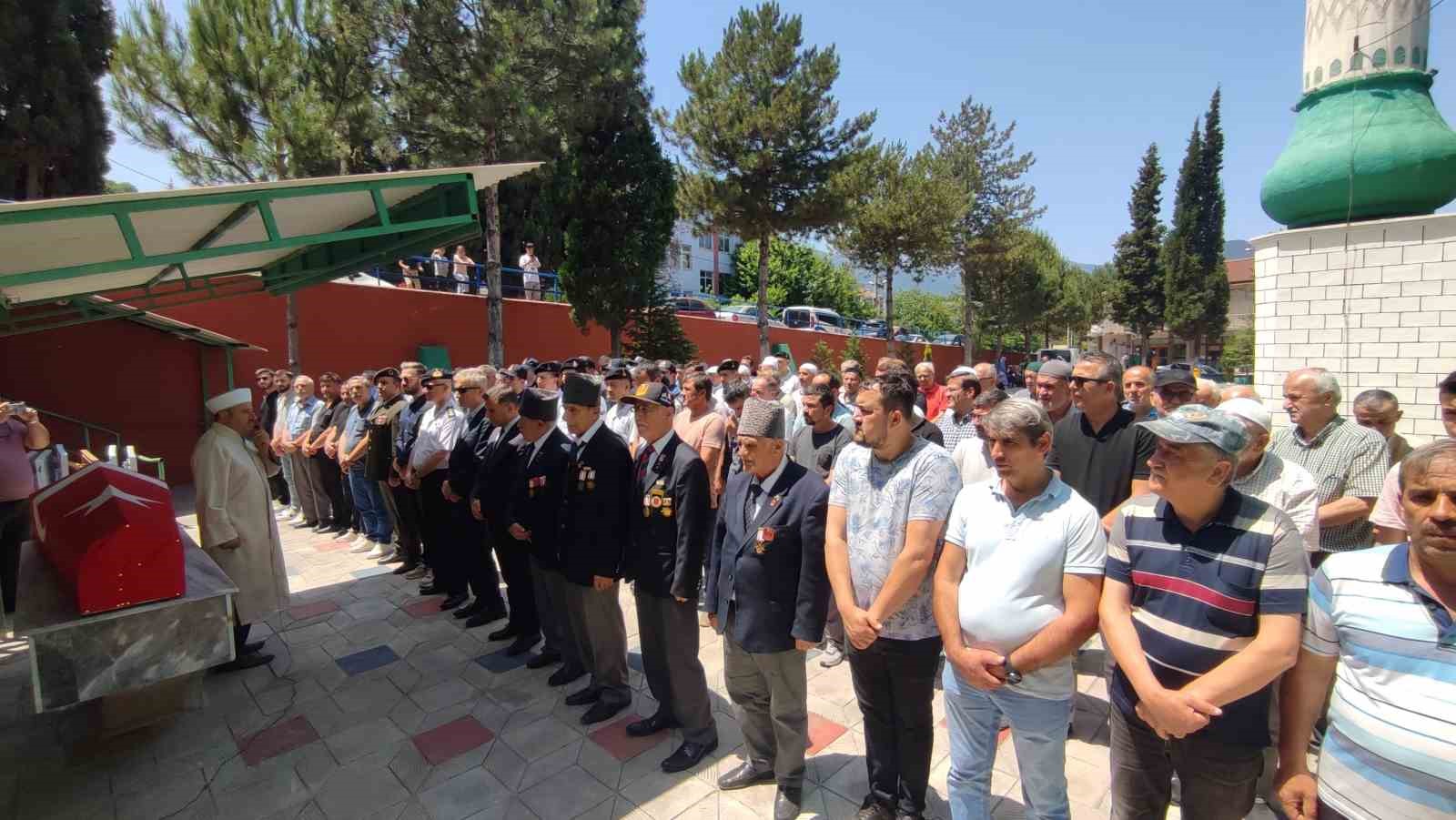 Kıbrıs gazileri törenle sonsuzluğa uğurlandı
