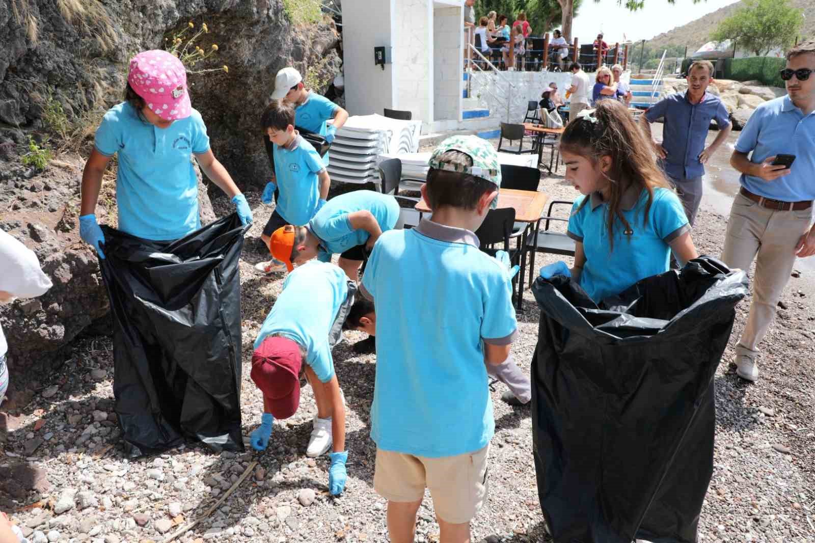 Akyarlar’da deniz dibi temizliği
