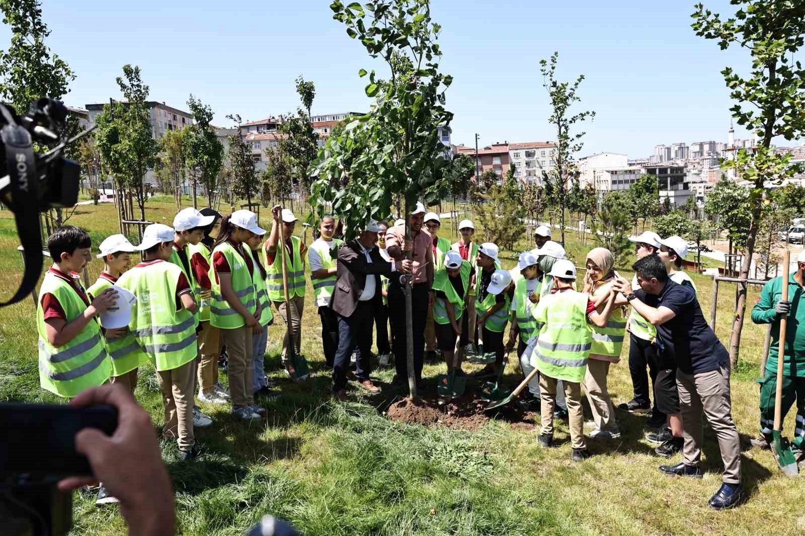 Bağcılar Belediyesi’nin hedefi ilçede 100 bin ağaç dikmek
