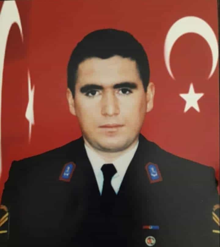 Şehit uzman çavuş kabri başında dualarla anıldı
