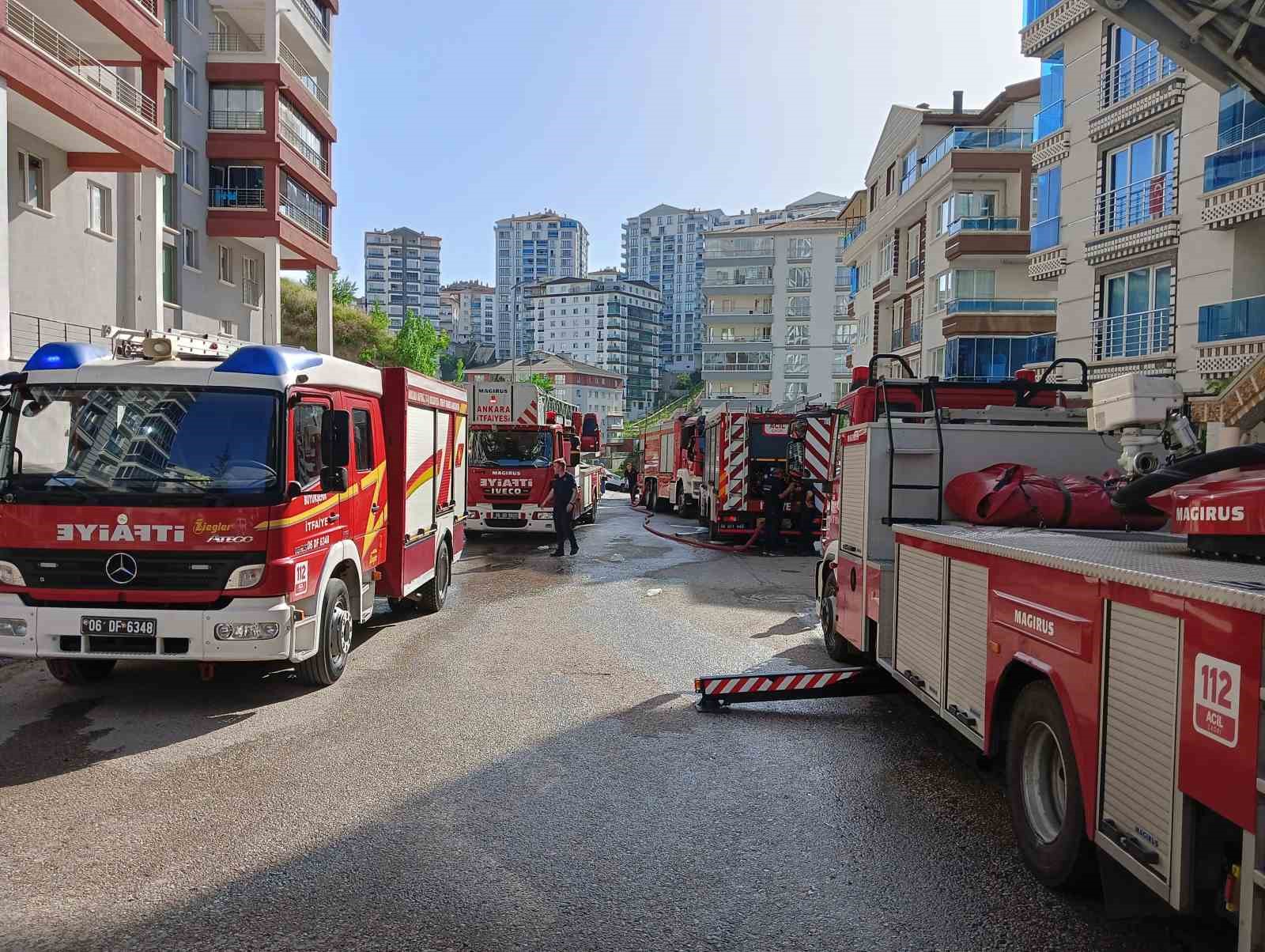 Ankara’daki çatı yangını kontrol altına alındı
