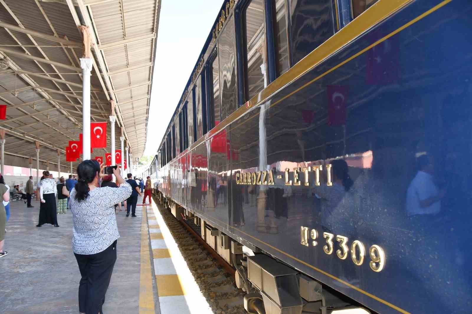 “Orient Express” İstanbul’da mehterle karşılandı
