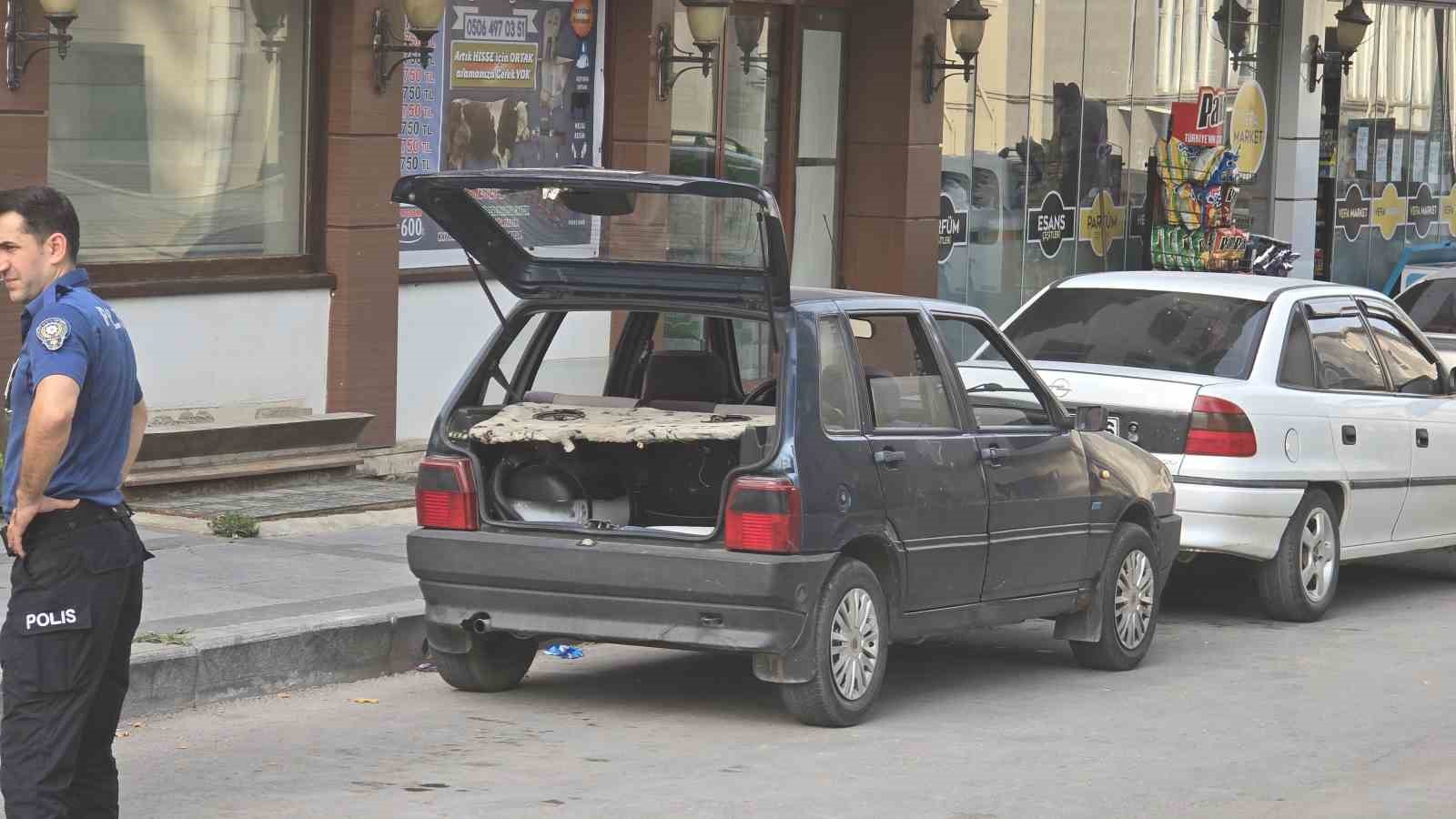 Araçtan yayılan gaz kokusu paniğe yol açtı
