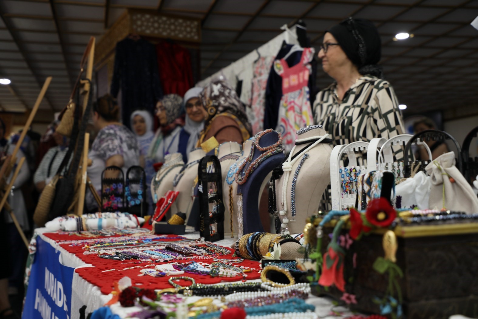 Yunusemre’de el emeği ürünler sergilendi
