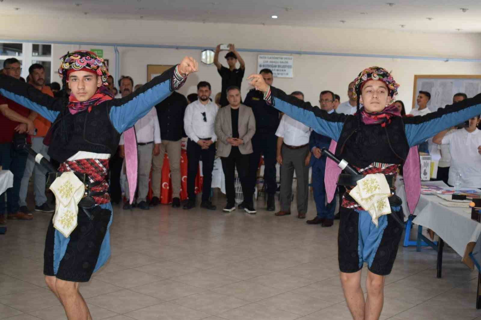 Bozdoğan’da öğrencilerden yıl sonu sergisi
