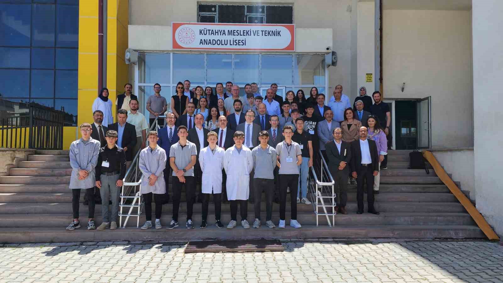 Kütahya Mesleki ve Teknik Anadolu Lisesi’nde Hidrolik ve Pnömatik Laboratuvarı açıldı
