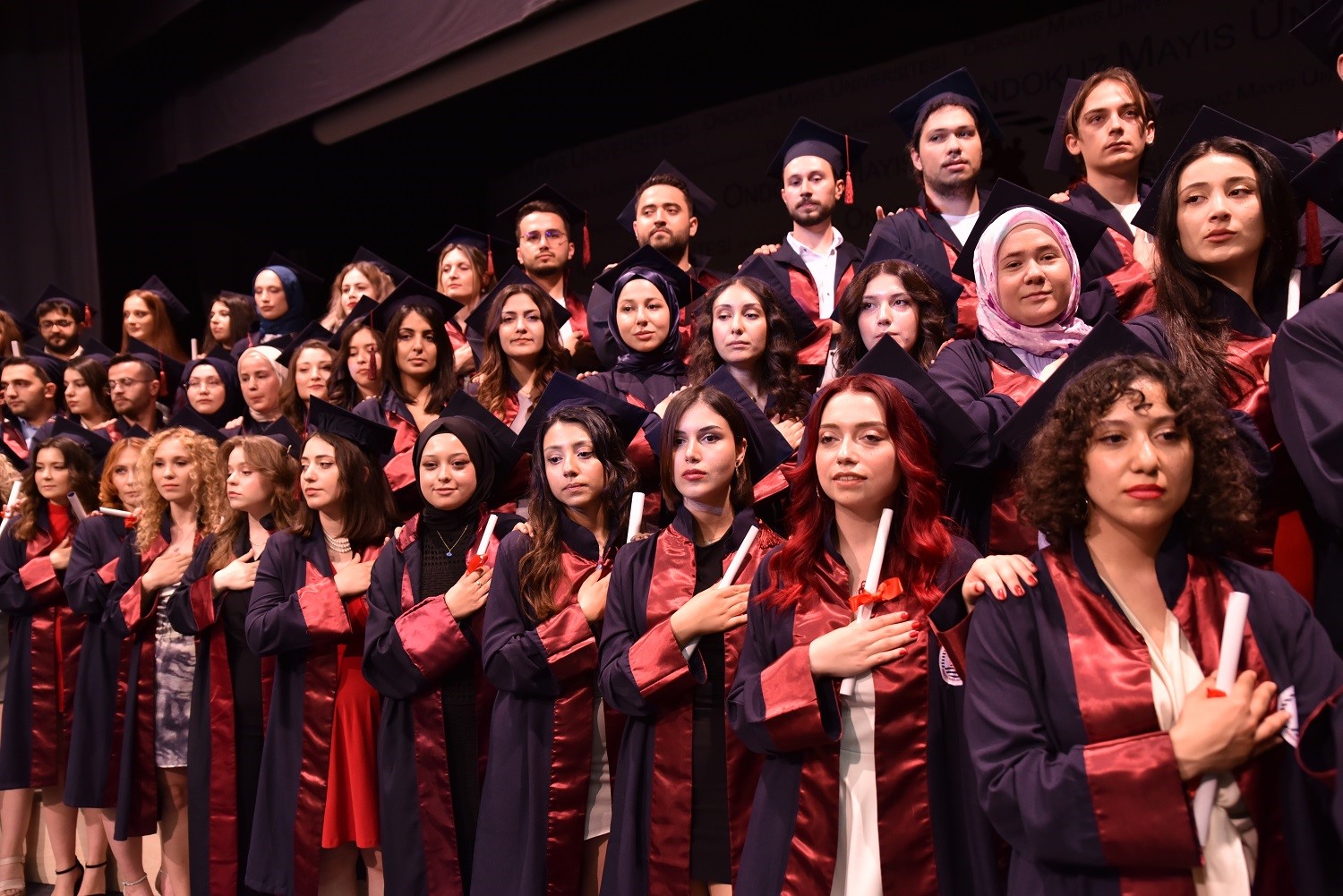 OMÜ’de yılın ilk mezuniyet heyecanı: 89 veteriner hekim mezun oldu
