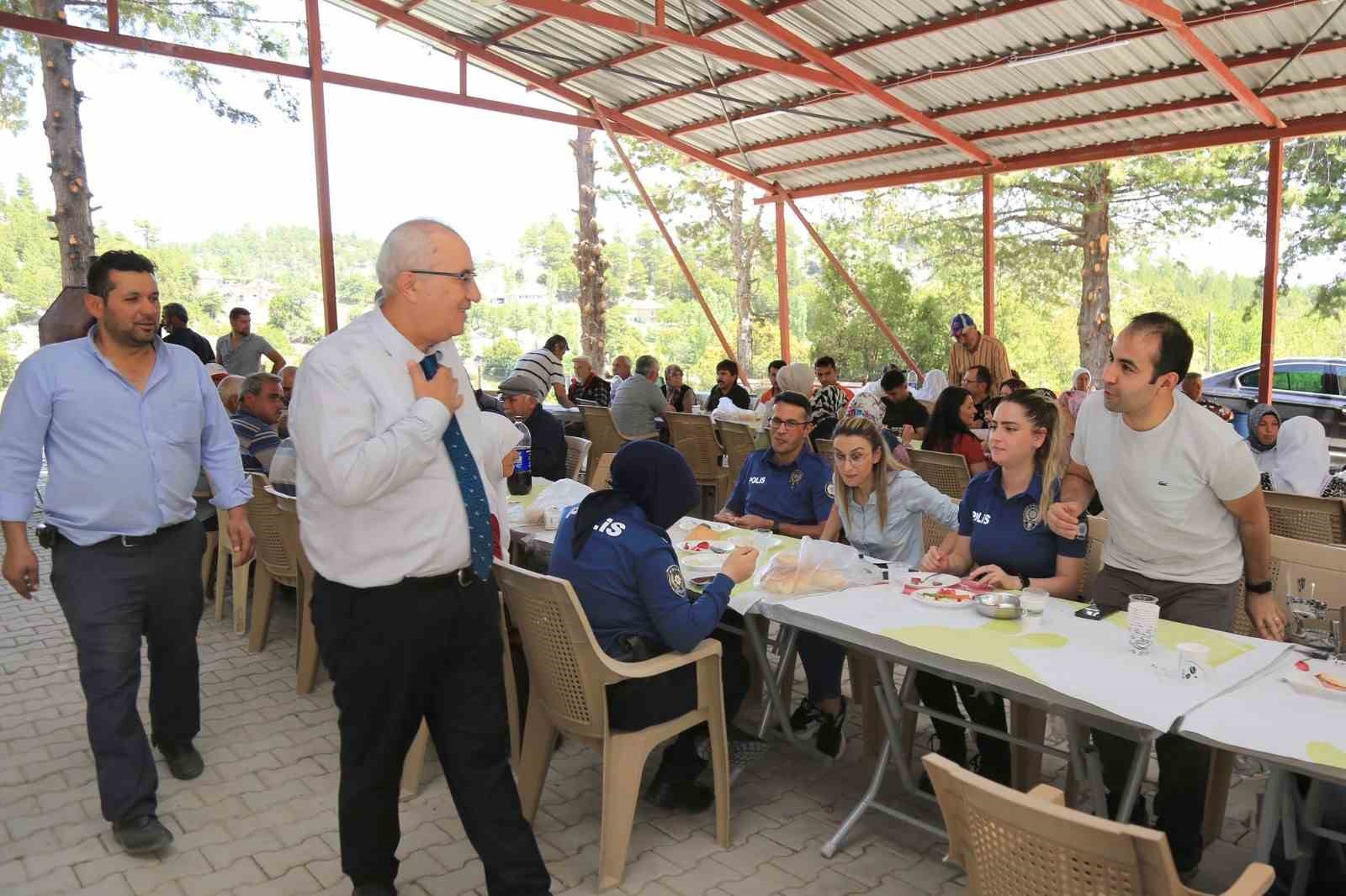 Çameli Belediyesi Yumrutaş Mahallesine çok amaçlı sosyal tesis kazandırdı
