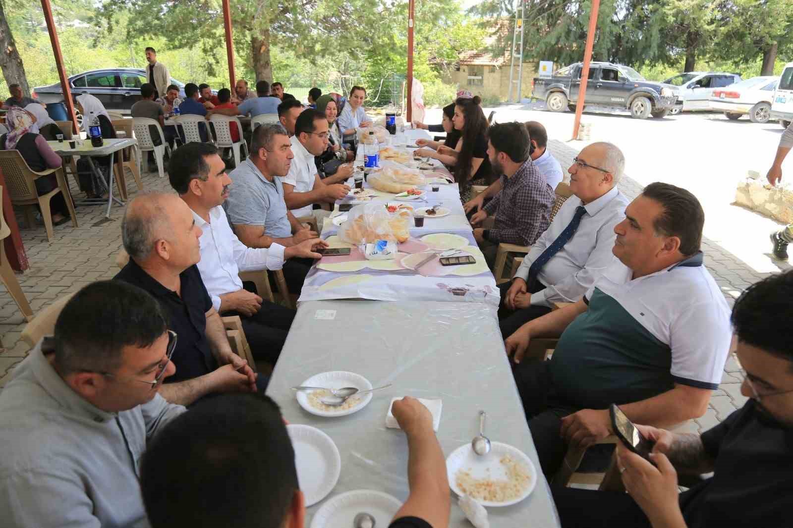 Çameli Belediyesi Yumrutaş Mahallesine çok amaçlı sosyal tesis kazandırdı
