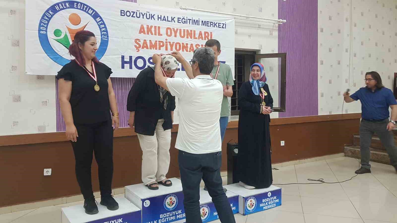 72 yaşında şampiyon oldu
