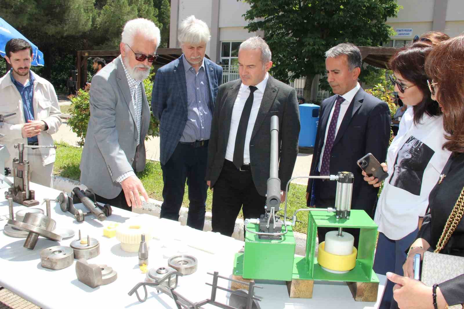 Öğrenci projeleri yılsonu etkinliğinde görücüye çıktı
