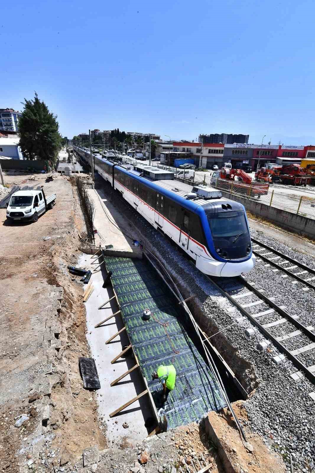 Katip Çelebi Üniversitesi ve Gürçeşme İZBAN’a bağlanıyor
