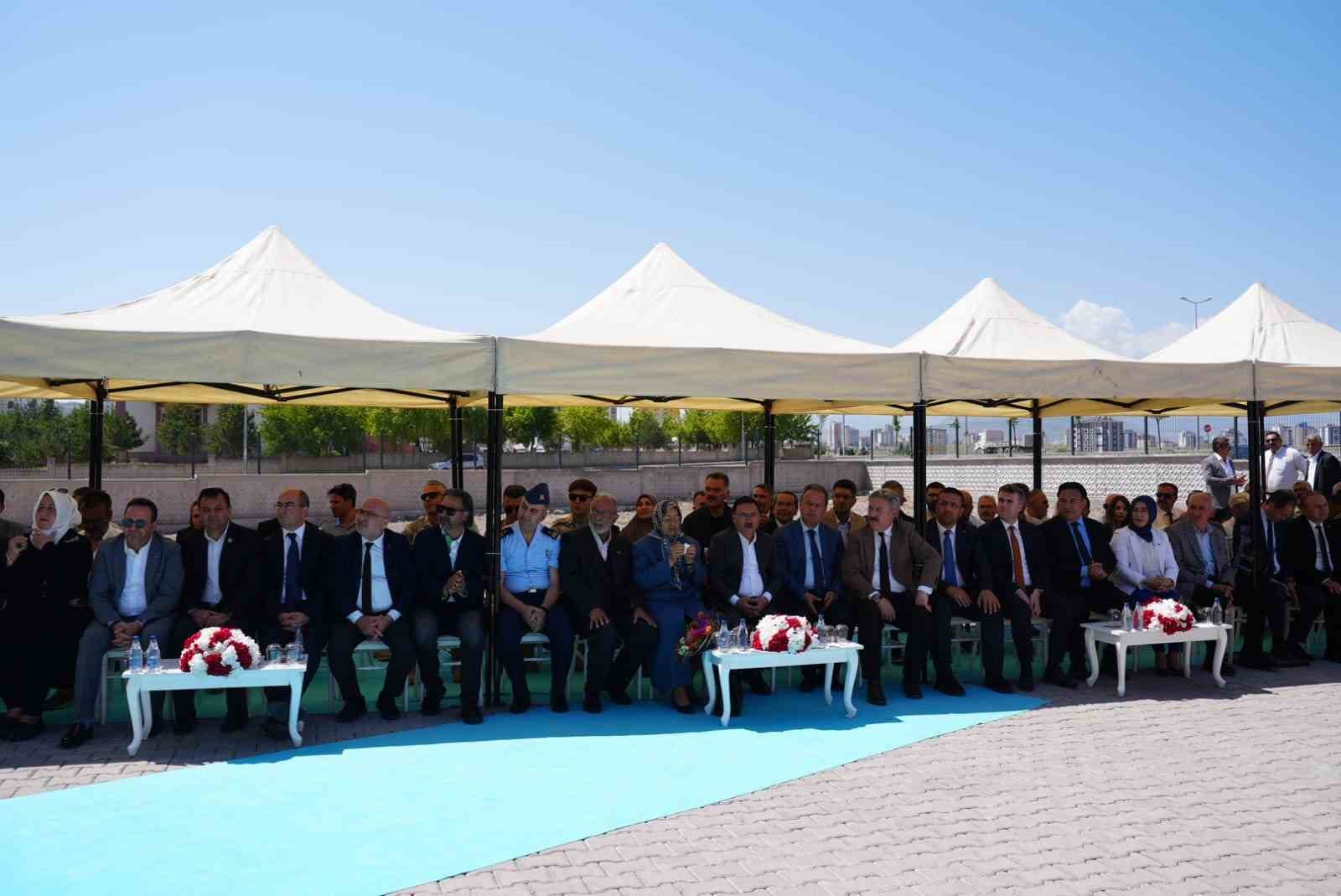 Kayseri’nin ilk terör şehidinin ismi yeni açılan ortaokula verildi
