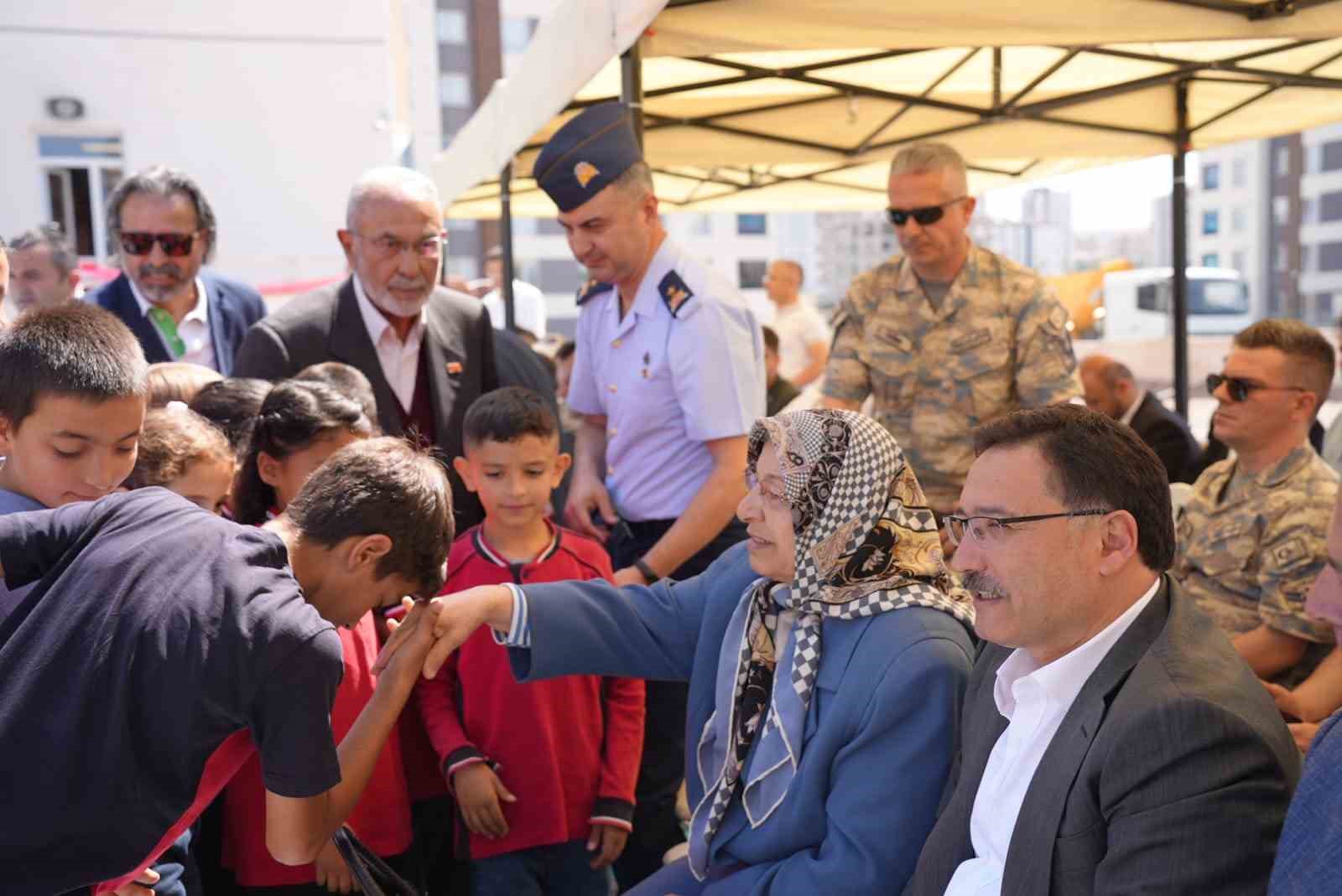 Kayseri’nin ilk terör şehidinin ismi yeni açılan ortaokula verildi
